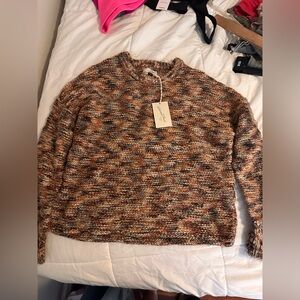 Universal thread sweater size small runs big NWT MAKE AN OFFER!